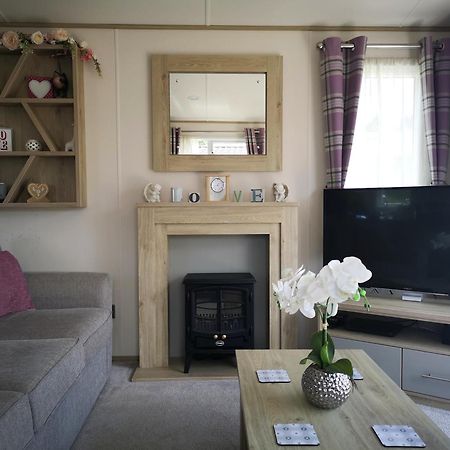 Lake Escape - Hoburne Cotswolds South Cerney Bilik gambar