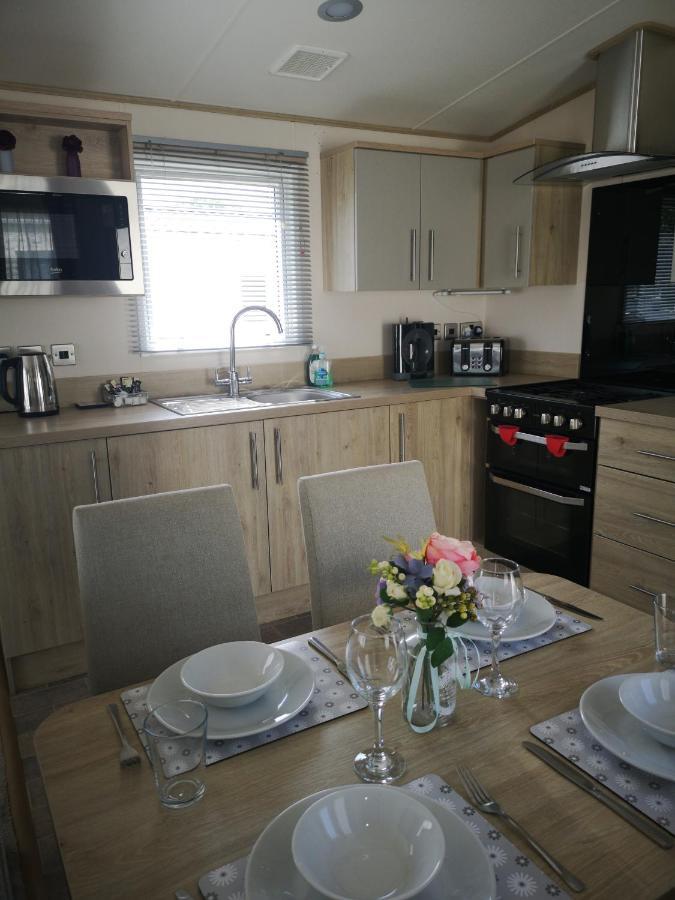 Lake Escape - Hoburne Cotswolds South Cerney Luaran gambar