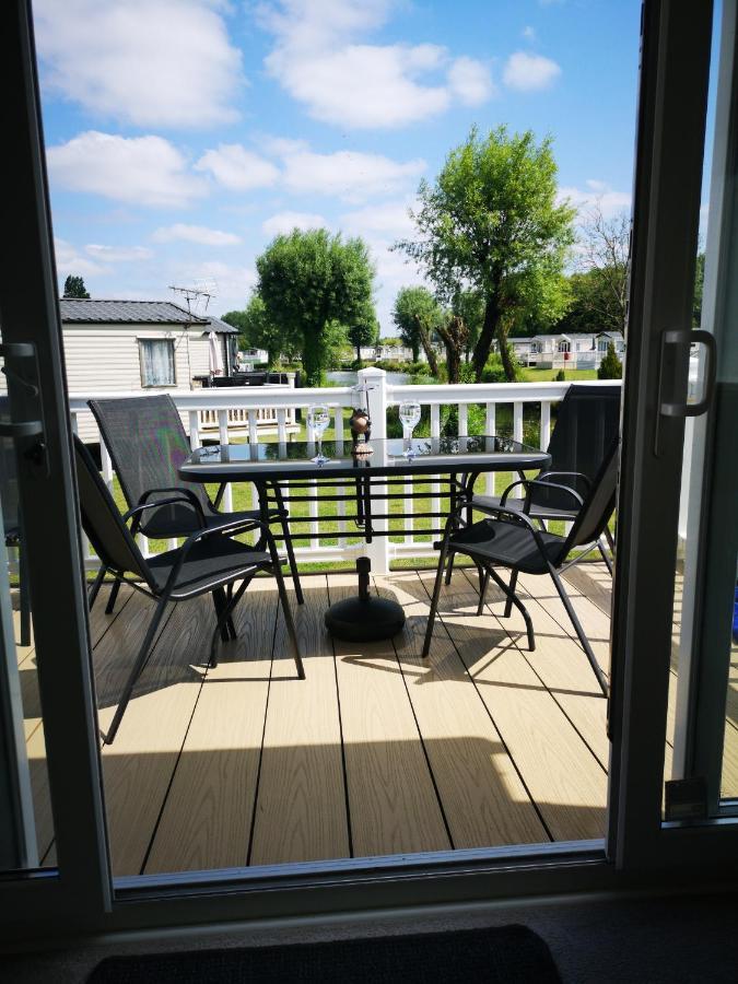 Lake Escape - Hoburne Cotswolds South Cerney Luaran gambar