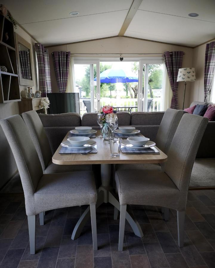 Lake Escape - Hoburne Cotswolds South Cerney Luaran gambar
