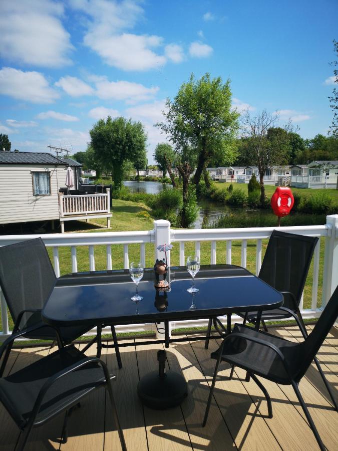 Lake Escape - Hoburne Cotswolds South Cerney Luaran gambar