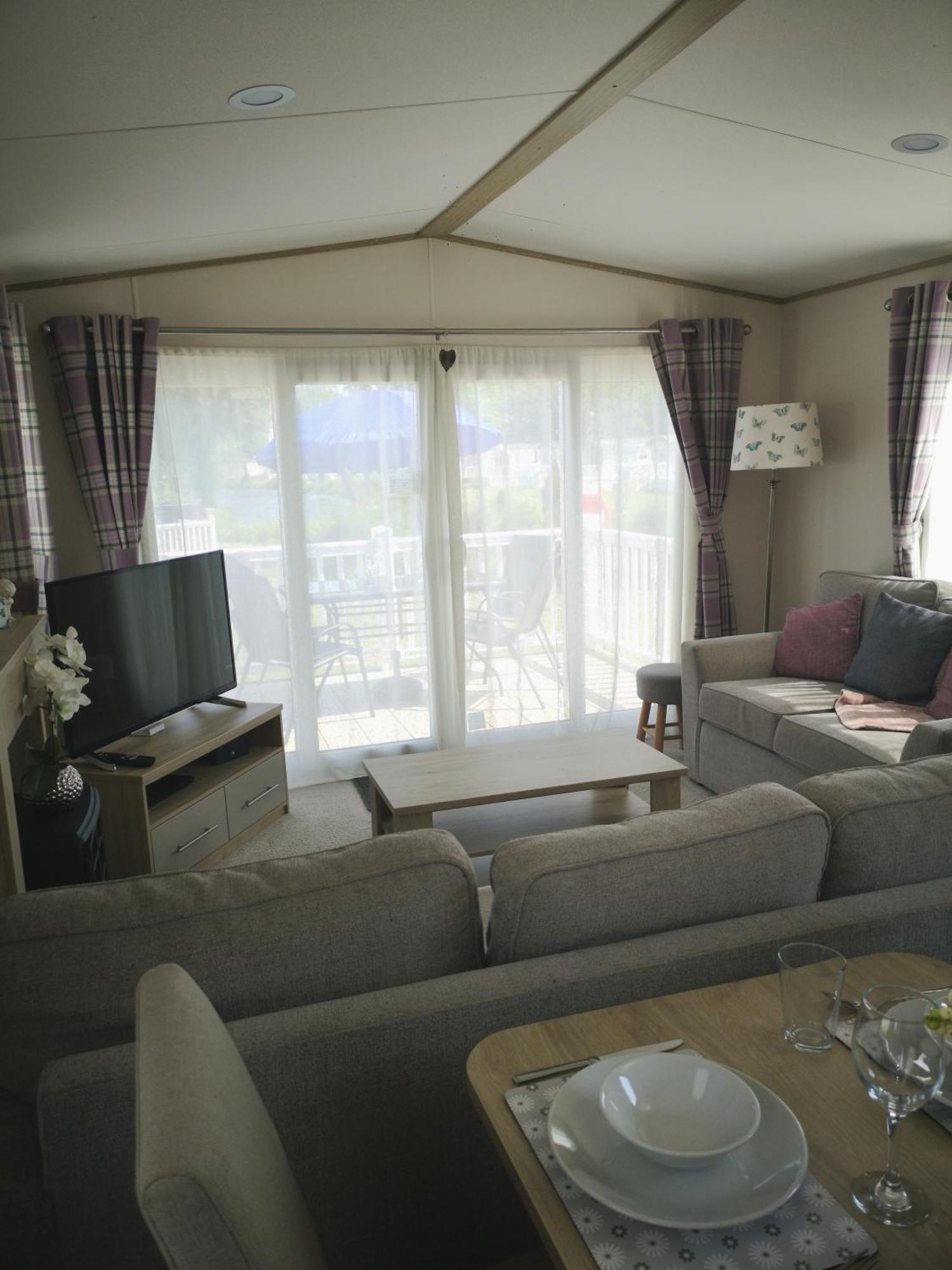 Lake Escape - Hoburne Cotswolds South Cerney Bilik gambar
