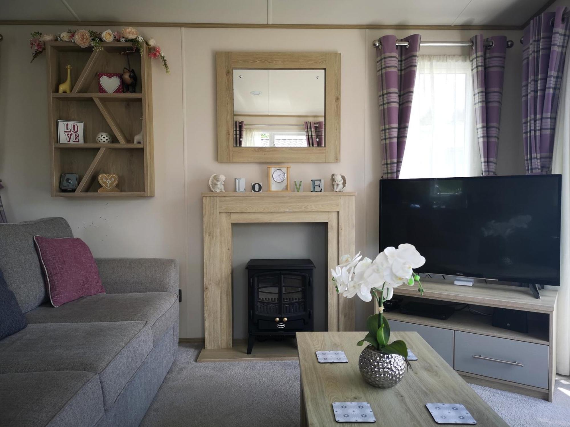Lake Escape - Hoburne Cotswolds South Cerney Bilik gambar